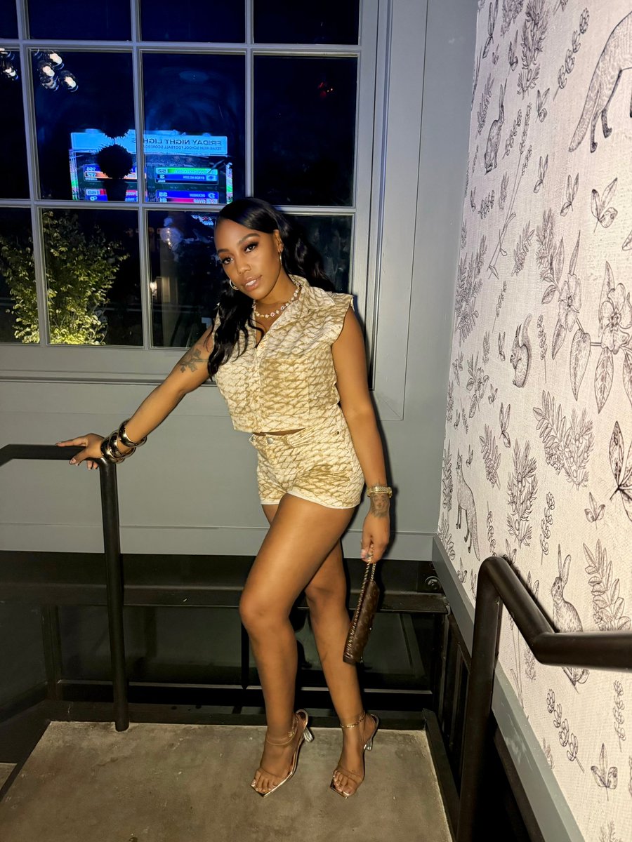 QueeeenCarter's tweet photo. Last weekend. 🤎🤎 https://t.co/C3Ld2x2qMp