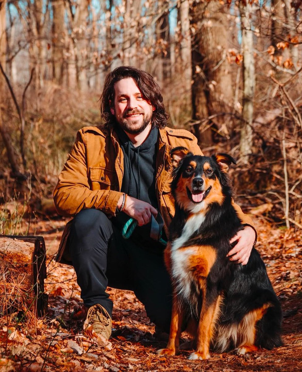 SomeKynedaMagic's tweet image. Working on my dating profile. How’s this?:

30-ish. Professional musician. Good with my hands. Jetsetter. Philly fan. Football and baseball enthusiast. My dog needs a mom.