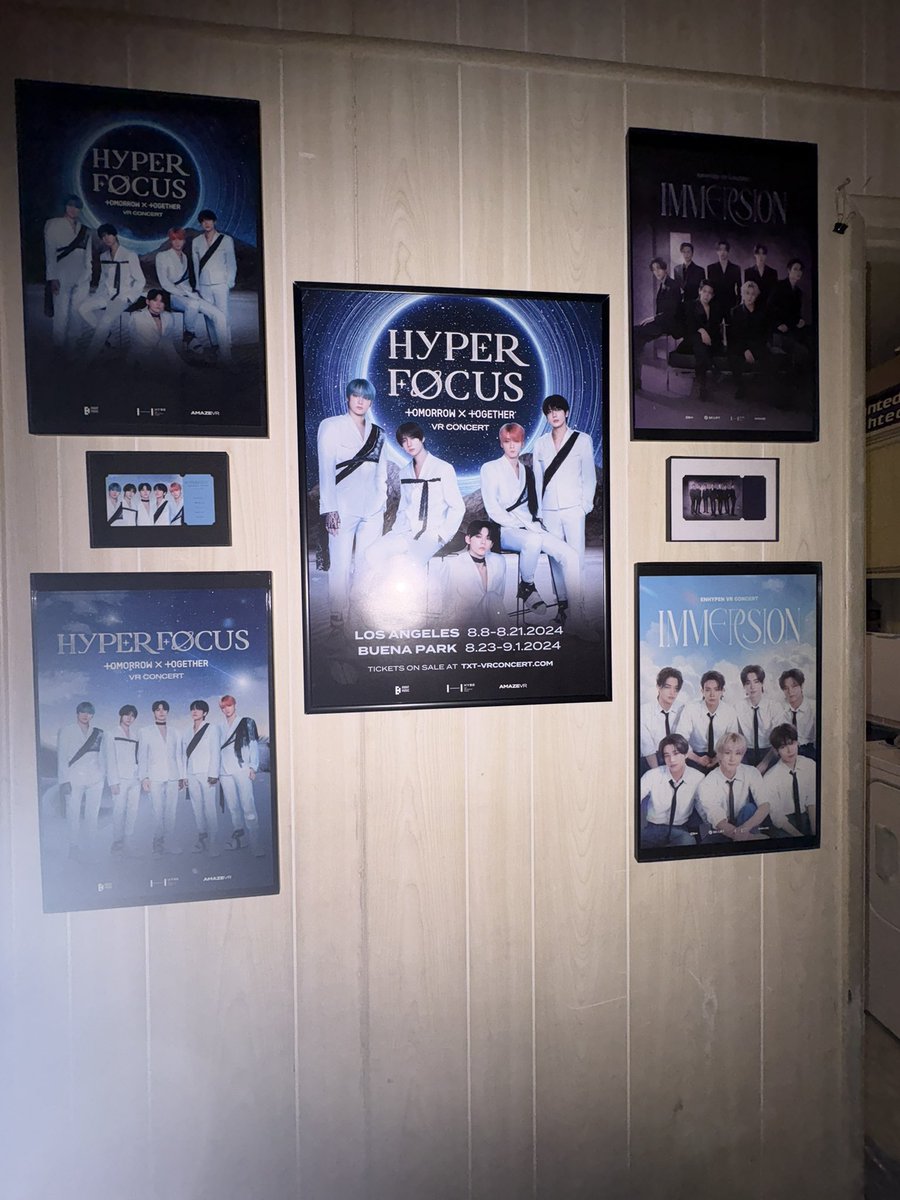 momowrnr's tweet photo. Love a sportive dad ….cane home to see he hung up the TXT and Enhypen VR posters/tickets @AMAZE_VR #txthyperfocus #enhypenvrconcert https://t.co/MYMg24VWQo