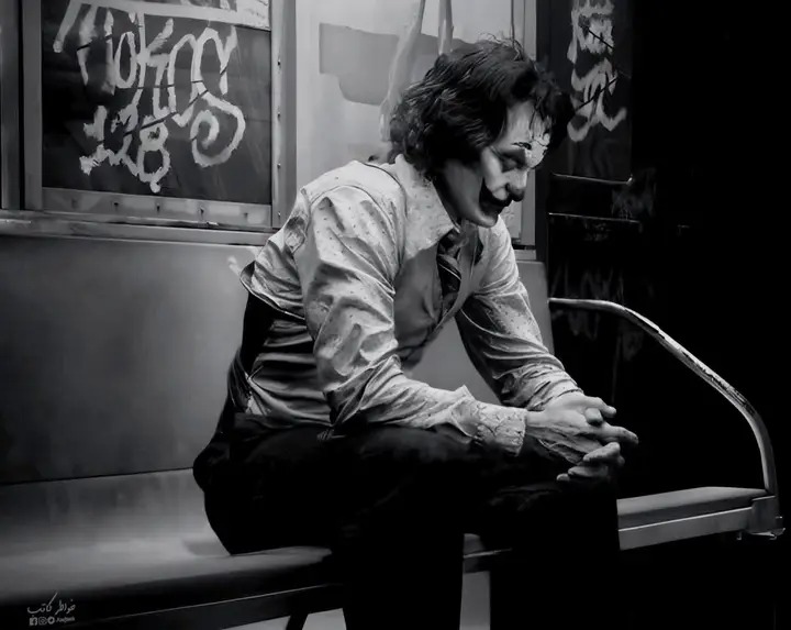 أحرص على أن أبقى خفيفًا في كل شيء؛ في الأماكن، وفي العلاقات، وحتى في الحديث. لا أرغب أن أفرض نفسي على مكان لا يتّسع لي، ولا على حياةٍ يثقلها وجودي، ولا على حوارٍ عقيم لا يحتمل عفويتي. أحب أن أكون كغيمةٍ عابرة، إن لم تمطر خيرًا فلن تضر، وأن يظل هذا القلب الرقيق نقيًّا، خاليًا من