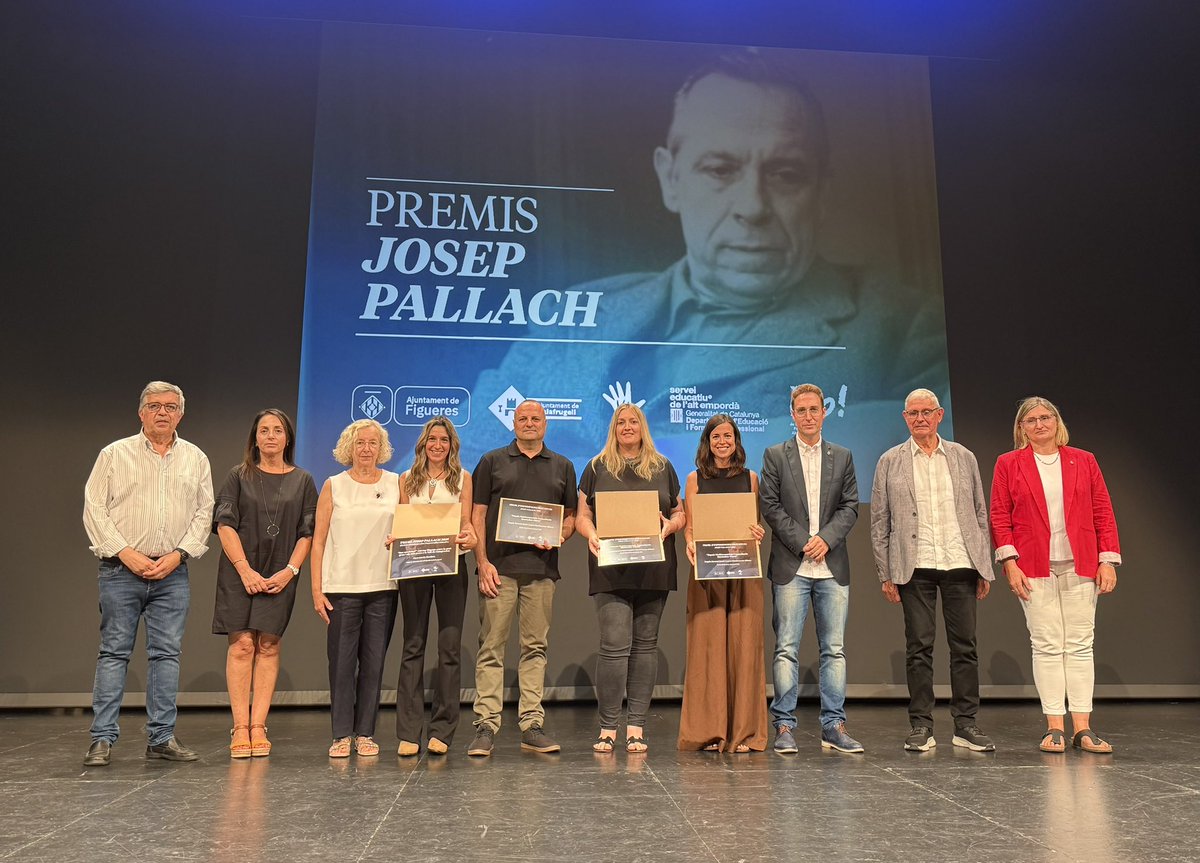 🎖️📚 Lliurament dels XX Premis d’Educació Josep Pallach

▪️Premi d’experiències educatives: Àngela Reverté i Laura Sanclemente, mestres de l’Escola Enric Grau Fontseré, de Flix

▪️ Premi d’articles periodístics: Clara Garcia, amb un article al <a href="/elripolles/">elripolles.com</a> 

#Figueres