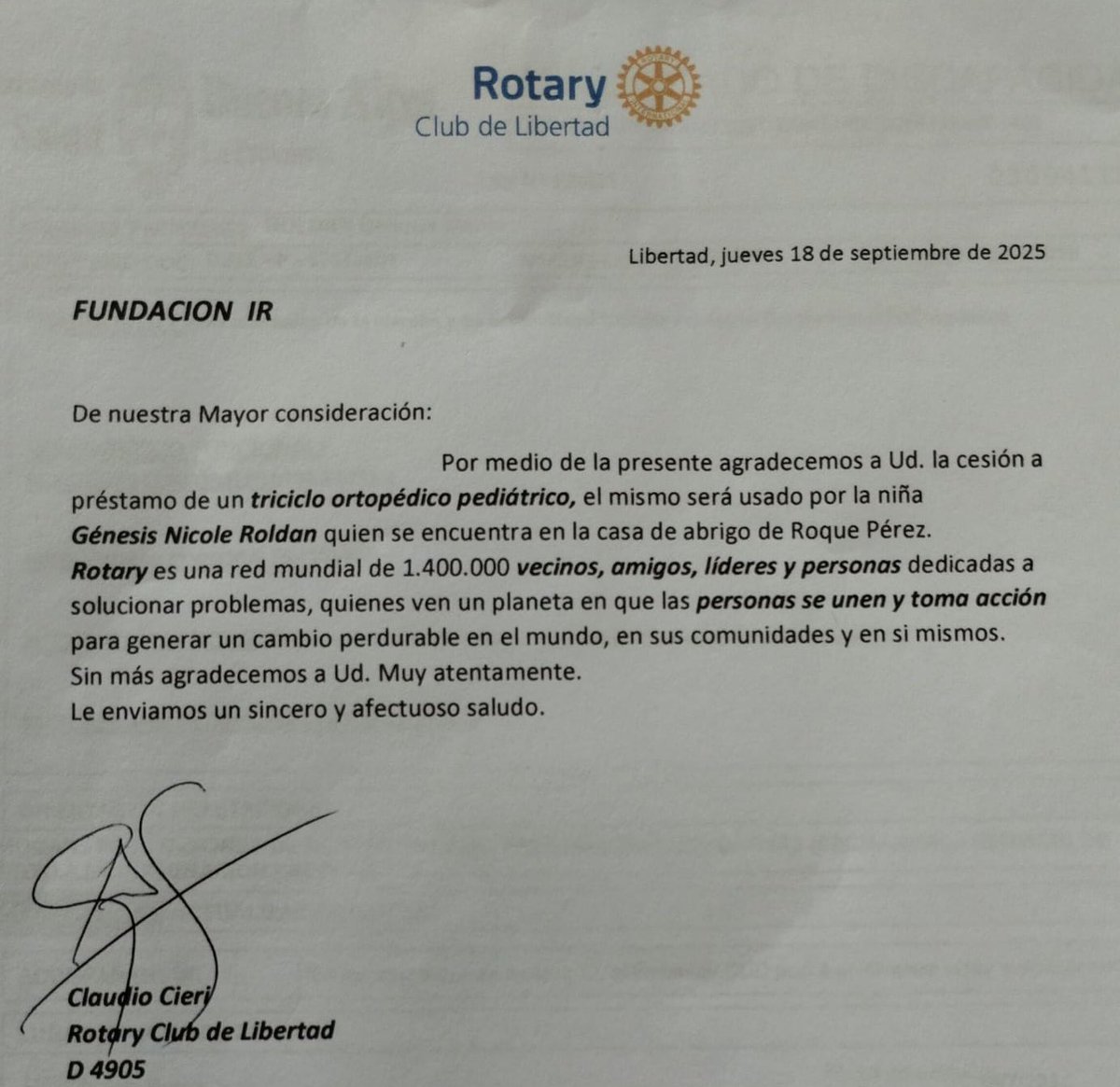 Esta mañana me reuní con Claudio Cieri y Roberto Di Girolomo, referentes del Rotary Club de Libertad (#Merlo) y de González Catán (#LaMatanza).
En el encuentro entregamos una tricicleta adaptada para Génesis, una niña de 6 años que, por recomendación médica, la necesita para su