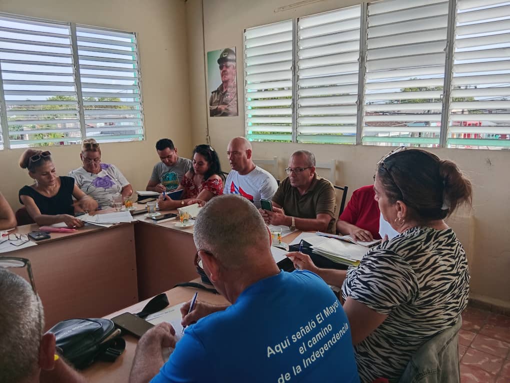 👉En #Minas se desarrolla  el Comsejo de la Administración de Minas, en el que participaron la Miembro del Buró del Partido Provincial y funcionario gubernamental del Gobierno Provincial   además de los directivos los Presidentes del Consejos Populares y la máxima dirección.
