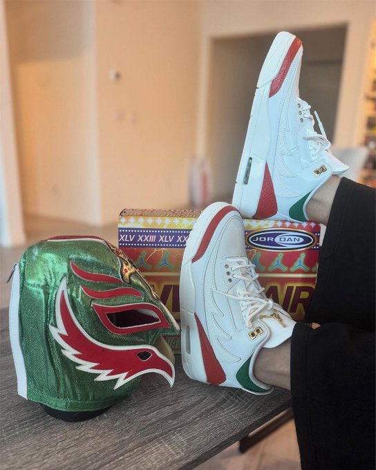 Benched_backup's tweet image. Wrestler Rey Mysterio bought the Air Jordan 3 &quot;El Vuelo&quot; to match his signature mask