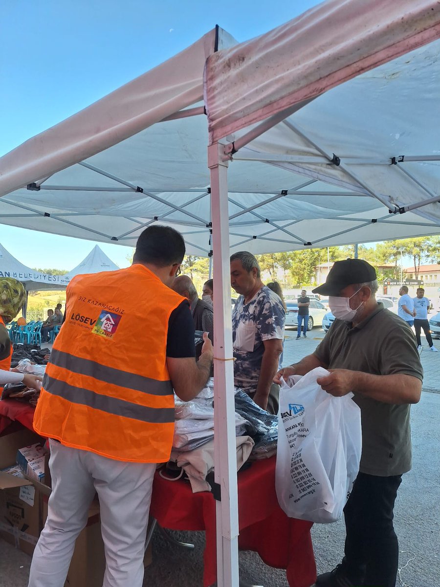 LÖSEV İYİLİKLER TIRI ADIYAMAN’DA

Lösemi ve kanser ile mücadele eden ailelere yardım ulaştırmak amacıyla yola çıkan İyilikler Tırı yardımlarına Adıyaman’da başladı. İyilikler Tırı Türkiye’nin dört bir yanında lösemi ve kanser hastalarına da yardımlarını ulaştıracak.
LÖSEV-