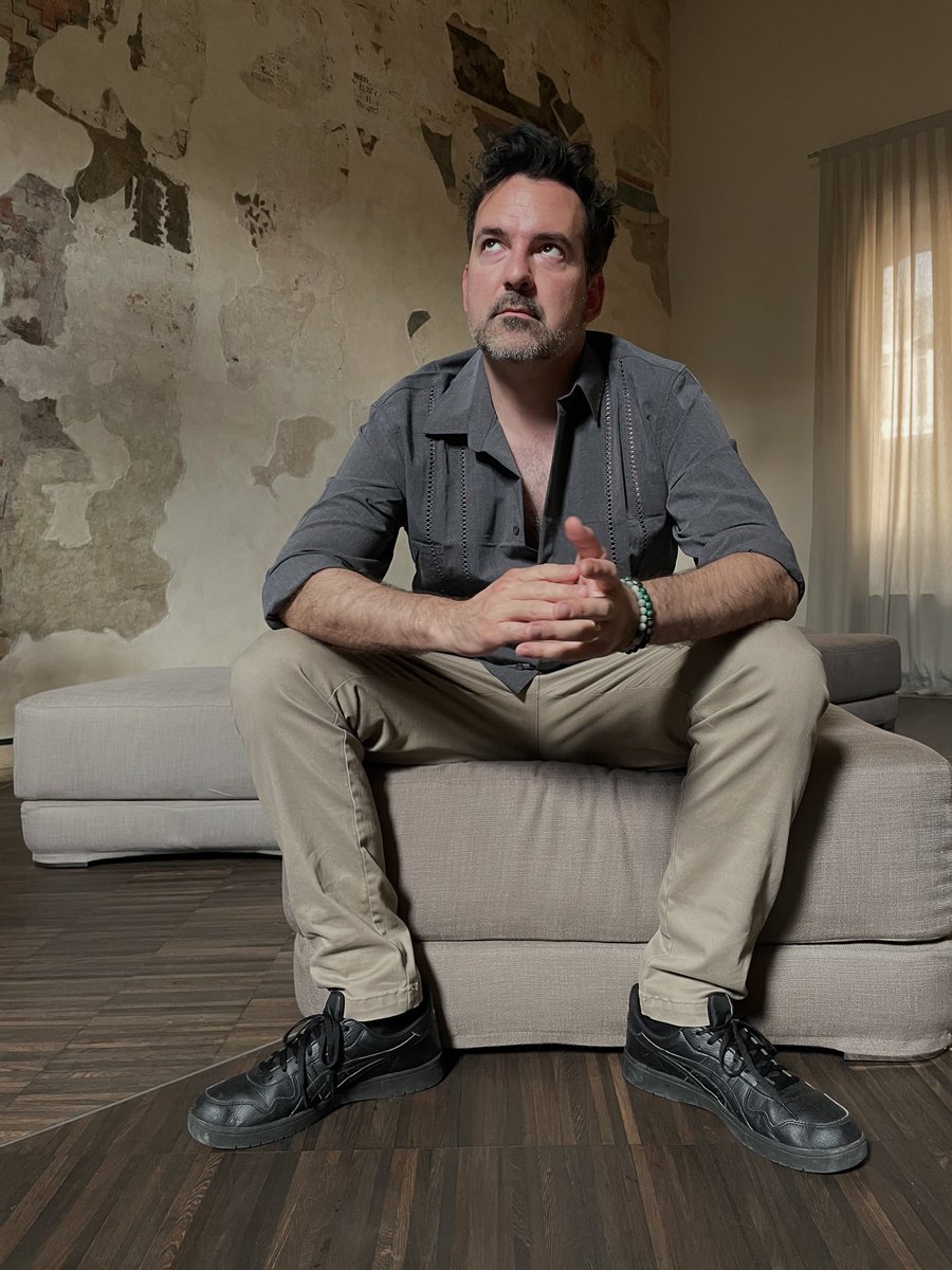 Flower City! @palmtreesinmoscow is performing <a href="/recordarchive/">Record Archive</a> tonight at 5:15, opening for the incomparable <a href="/brianklindsay/">Brian Lindsay</a>. Come by and celebrate their 50th Anniversary Golden Jubilee with some great live music and tasty brews.#palmtreesinmoscow #recordarchive #897witr