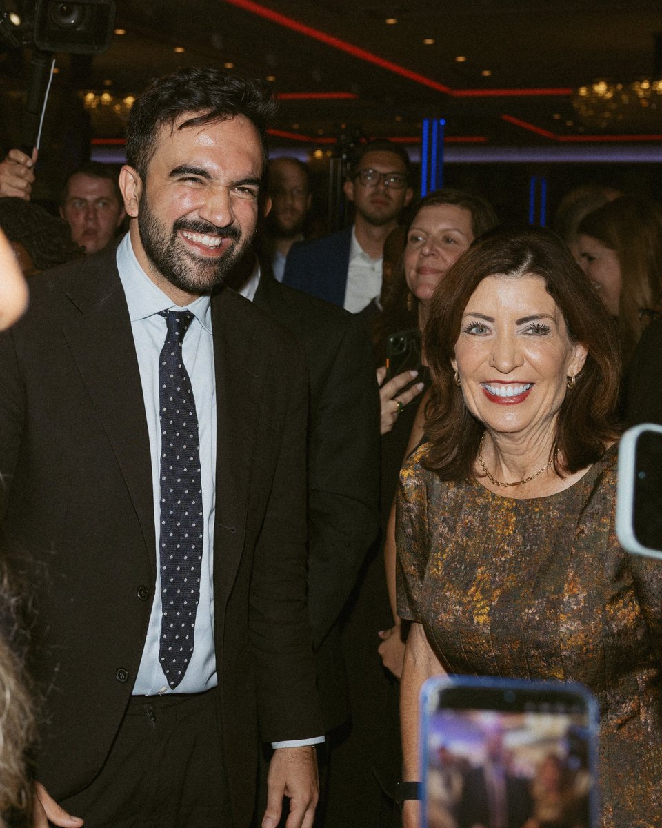 ZohranKMamdani's tweet image. The Bronx united is a force to reckon with. 

Incredible energy and purpose at the @bronxdems dinner last night with @KathyHochul, @jamaaltbailey and so many wonderful leaders.