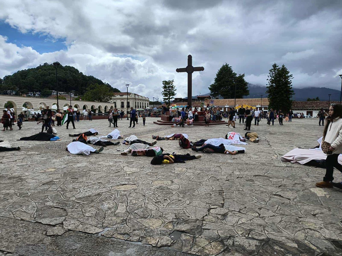 ZapatistaOrg's tweet image. 🇵🇸¡ALTO AL GENOCIDIO YA!🇵🇸
#FreePalestine #AltoAlFuego #PalestinaLibre  #BDSMexico #AcciónPalestinaChiapas #AltoAlGenocidio #AltoAlGenocidioEnGaza
Desde bit.ly/Acción-Palesti…