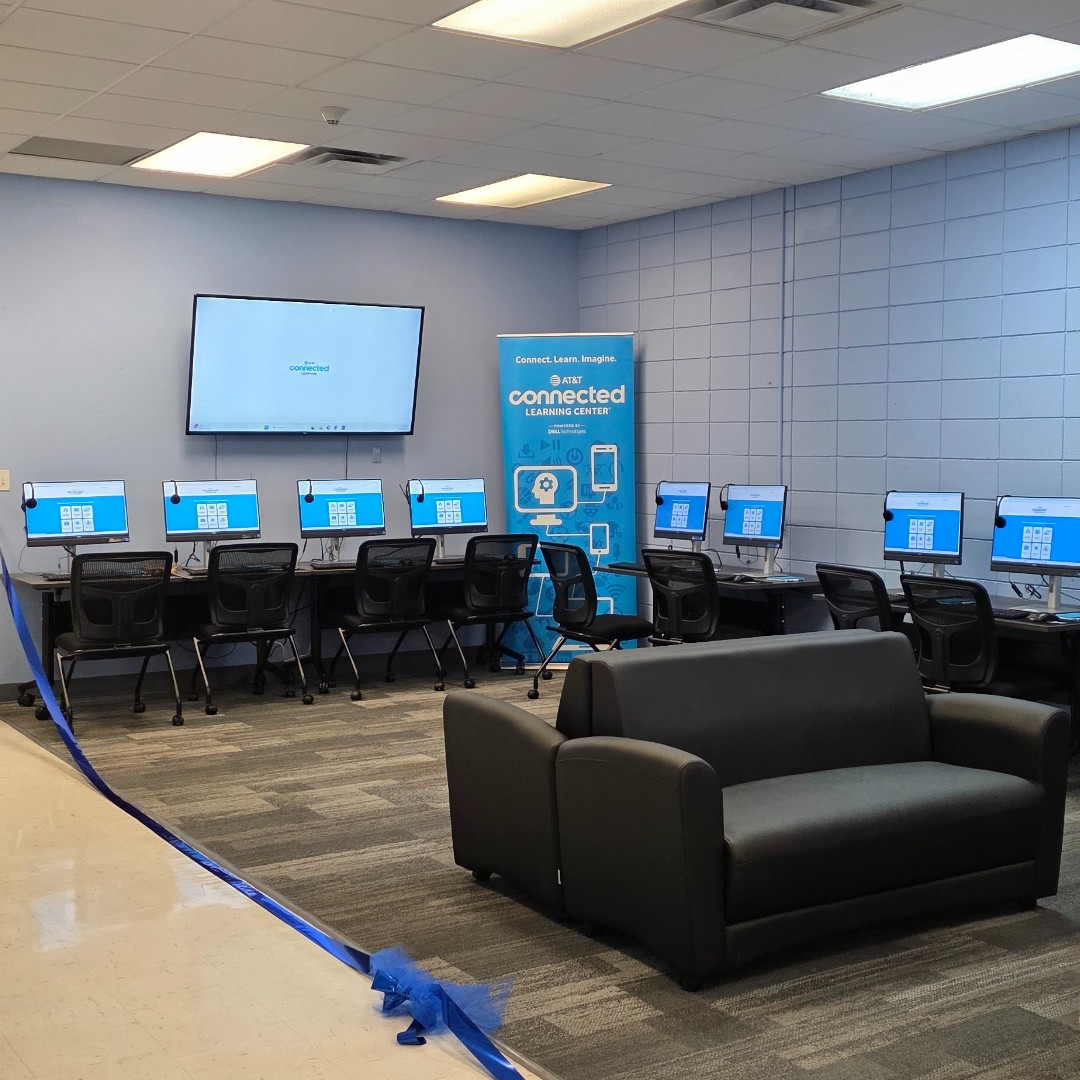 HelpKCKids's tweet image. 📢 Exciting news! With @ATT, we’ve opened a new Connected Learning Center at our Thornberry Unit—providing free internet, computers &amp;amp; digital resources to KC youth. Plus, 125 laptops + $50K for programming support! 💻 #GreatFutures #ConnectedLearning #HelpKCKids