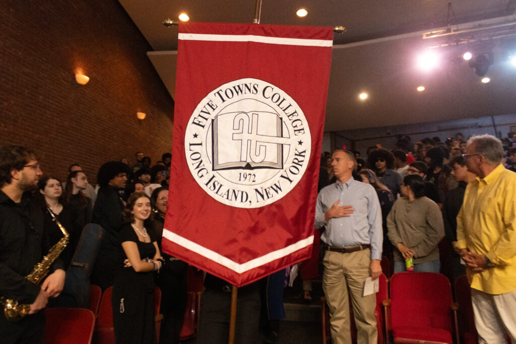 Last week, Five Towns College welcomed the 2025-2026 academic year with its 52nd convocation!

Students were welcomed back to campus with a night filled with musical performances, community and inspiration!

Read more:loom.ly/3hCpzMk