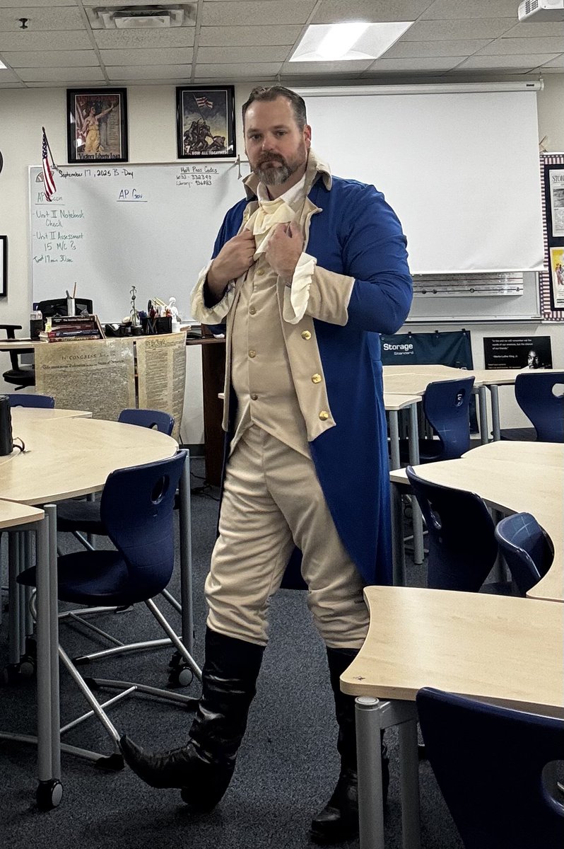 Frisco High School HOCO Week!!
Twos and Crews Thursday! 🇺🇸 

Because it would look weird if you dressed like this by yourself, but with a buddy… you just look cool. 😎