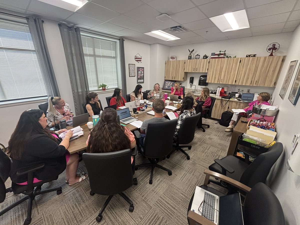 jeaton426's tweet photo. β¨ Powerful work happening @PISDJohnsonElem today! The Guiding Coalition engaged in vulnerable conversations today about focusing on the right work to ensure growth for every student. π‘π #SolutionsTree #LeadershipInAction https://t.co/LOr2upYA2Q