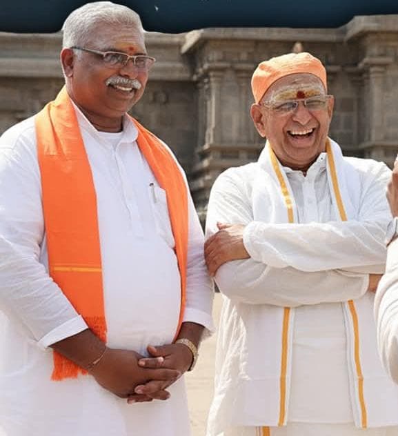 ManaliManoharHM's tweet photo. #வீர துறவியோடு கோபுர தரிசனம் கோடி புண்ணியம். 
நம்ம சாமி 
நம்ம கோவில் 
நாமே பாதுகாப்போம்
#கோபால்ஜி98 
#இந்துஎழுச்சிதினம்2025 https://t.co/y4A5Tglg4n