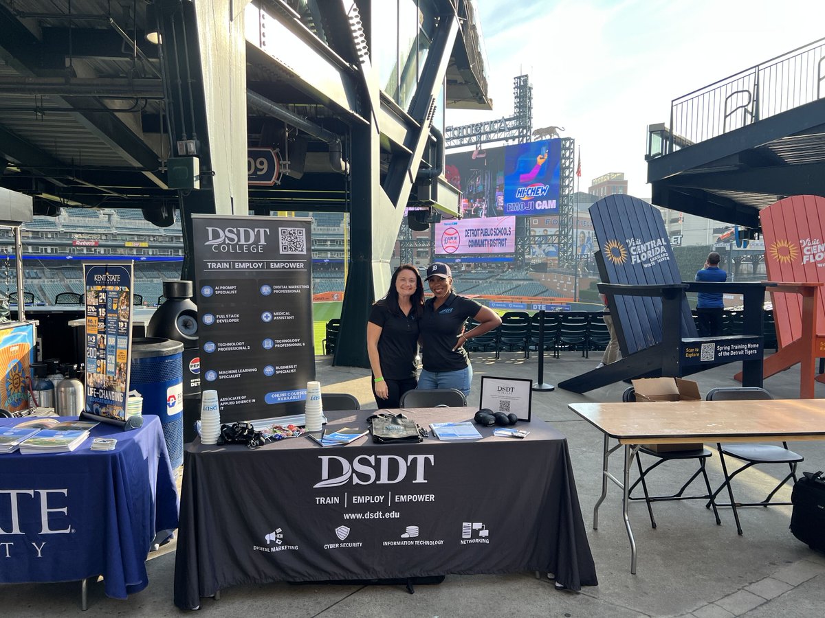 DSDT College attended the Detroit Tigers College Recruitment Day! ⚾ Connecting with future students and sharing opportunities to grow and succeed. #DSDTCollege #CollegeRecruitment #DetroitTigers