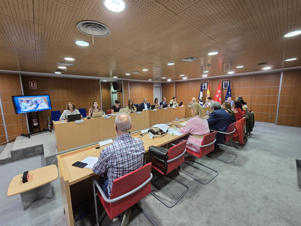El #Pleno da luz verde al inicio del procedimiento 
para la aprobación de 2 importantes ordenanzas: la del control de la ejecución de zanjas, calas y canalizaciones en la vía pública y la de gestión del padrón municipal 
aytovaldemorillo.com/el-pleno-da-lu…