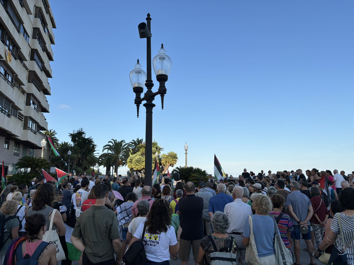🇵🇸 Ens sumem a la cassolada per demanar llibertat i justícia per Palestina aquesta tarda al Balcó del Mediterrani. Cal prendre les accions necessàries per posar fi a la massacre que ja ha acabat amb la vida de més de 65.000 persones.

Per humanitat, aturem el genocidi!