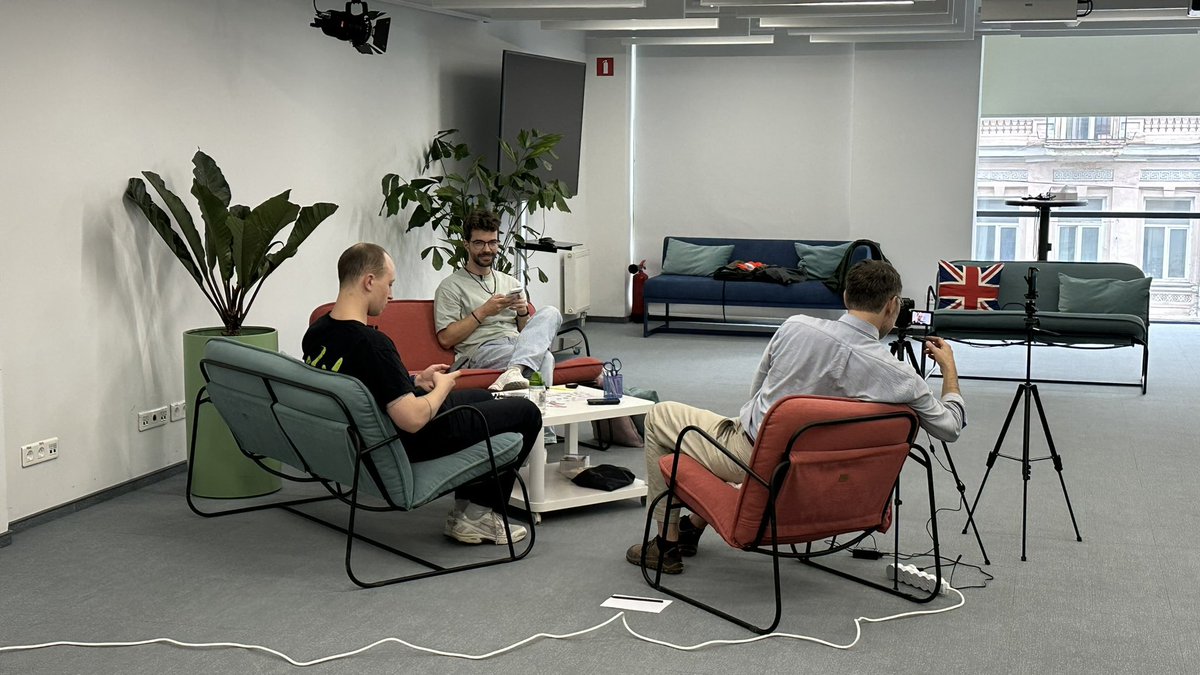 den the dev 👨💻 tweet media