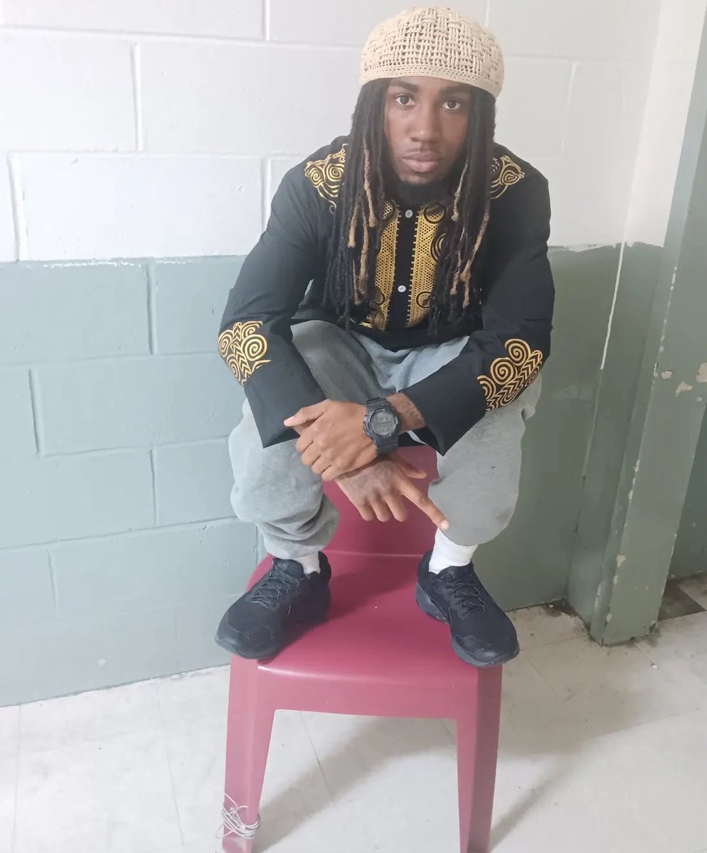 <a href="/xReynail/">Rey</a> Happy Birthday to my dawg #FreeUp