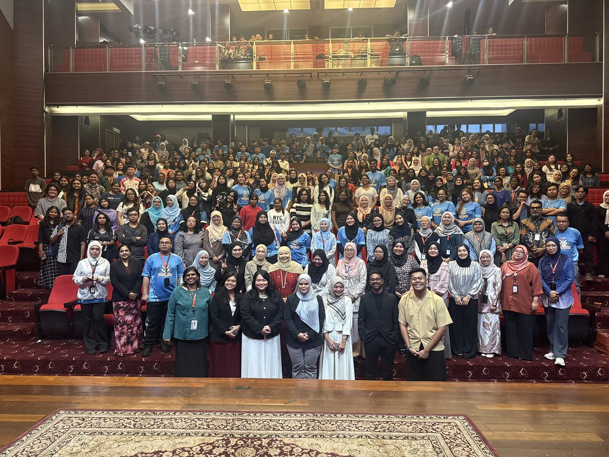 MsumalaysiaS's tweet photo. Alumni Talk: From Campus to Career.
SESS students were all ears listening to real life experiences from SESS alumni to guide their own journey for the future in the #BacktoCampus programme.

#SESS #MSU #alumni #Back2Campus https://t.co/e4Xcl8SIaW