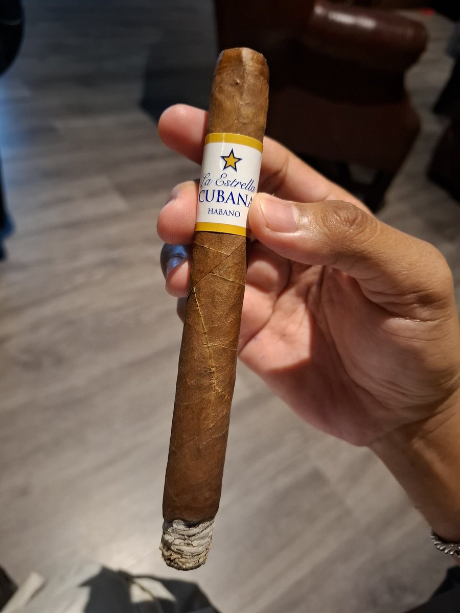 27th Rabil Awal 
Cigar: La Estrella Cubana Habano (Nicaragua| Handmade)
Size: Churchill 

#cigar #nicaraguancigar #laestrellacubana
