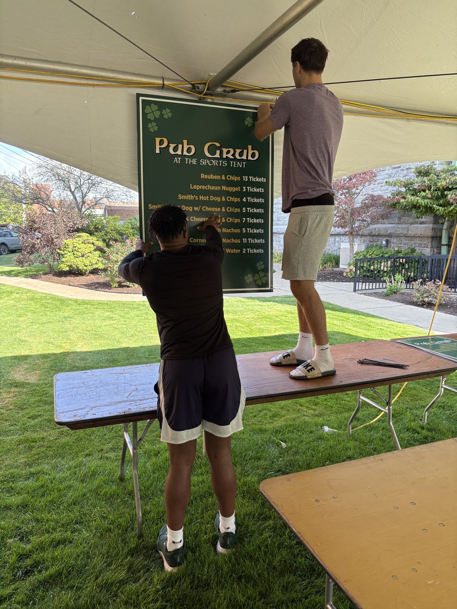 HurstMBBall's tweet image. Had a blast volunteering this morning at the Erie Irish Festival at Saint Patrick’s Church! 🍀 So grateful to be part of such a vibrant community celebration. #ErieIrishFestival #EriePA #HurstIsHome