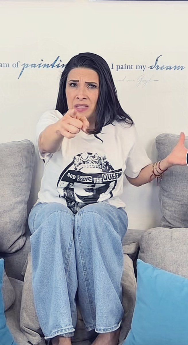 McLatinoamrica1's tweet photo. GOD SAVE THE QUEEN 🫵🏻👑
Votos full para esta reina ella a la final ✨🫵🏻
#DalilahPolanco #DALILAHTEAMAMOS #DalilahSeQueda https://t.co/nTbgJXoPWS