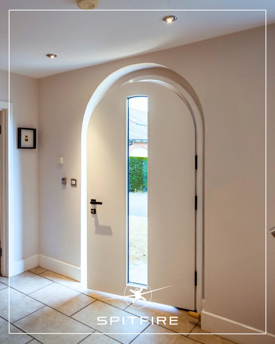 SpitfireDoors's tweet image. Modern design meets rustic charm 🌿
This stunning  Spitfire S-400 Timber Door perfectly complements its natural stone and timber setting.
🔗 Design yours at spitfiredoors.co.uk

#SpitfireDoors