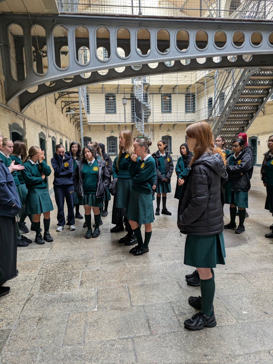 Loreto Crumlin tweet media