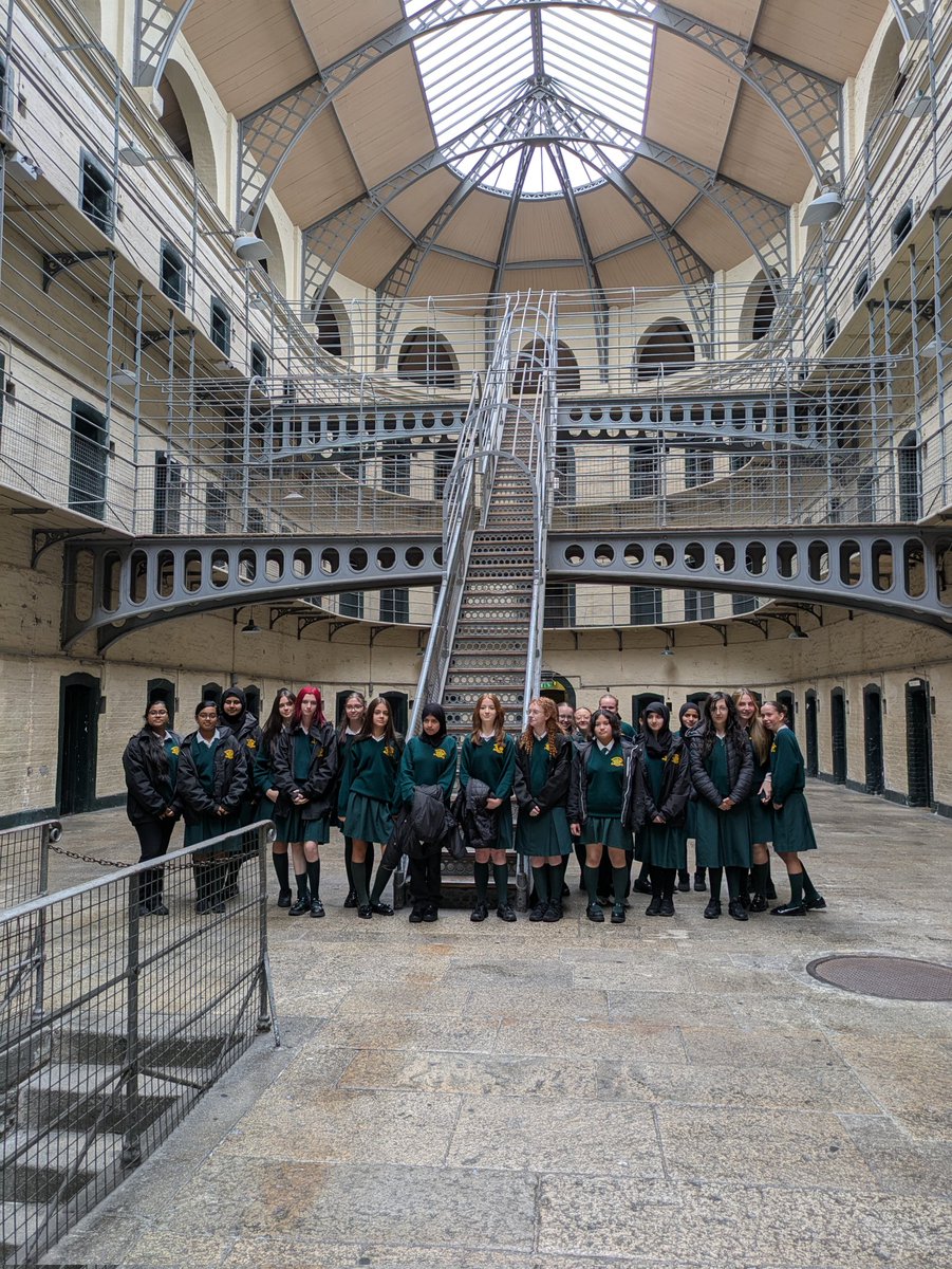 Loreto Crumlin tweet media