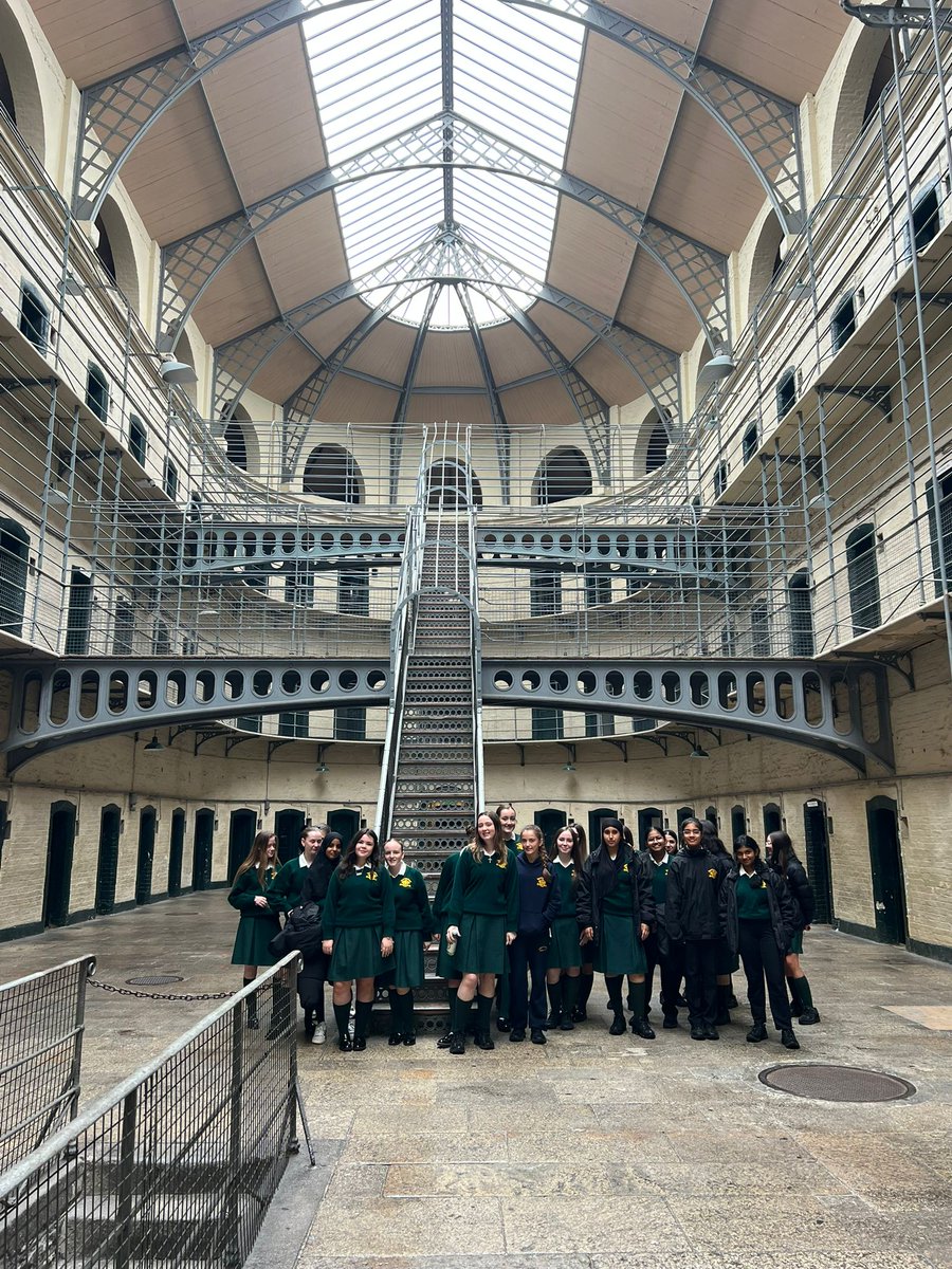 Loreto Crumlin tweet media