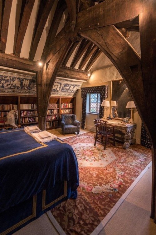 The Last Homely House tweet media