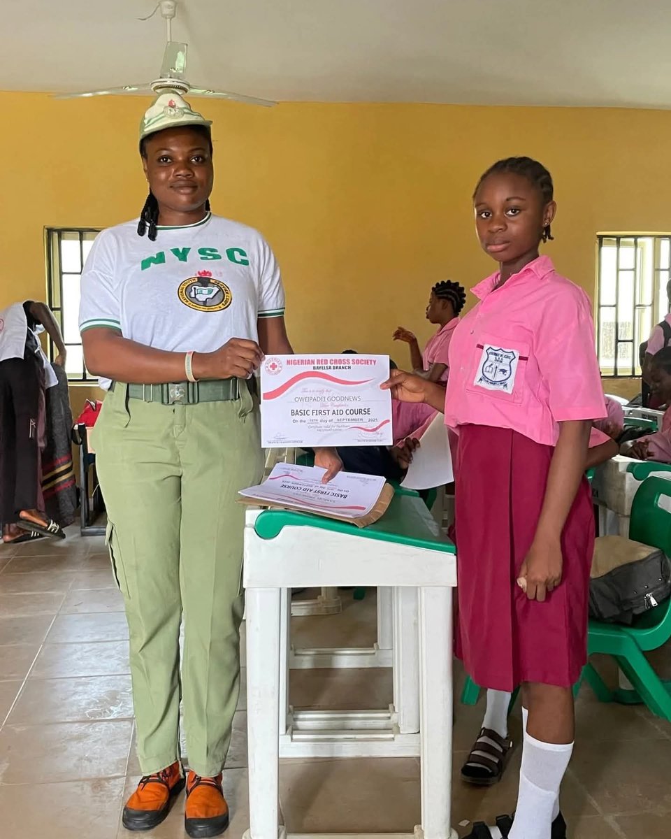 I carried out a Basic First Aid Training and certification program in collaboration with the Nigerian Red cross society Bayelsa Branch for Senior Students of Government Secondary school, Ovom, Yenagoa as part of my personal community development service  project to my host