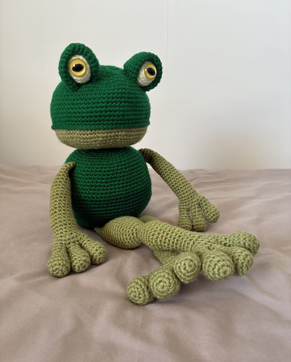 Large Frog - anthonybrighton.etsy.com/uk/listing/433… - #frog #green #floppyfrog #kermit #crochet #etsy #etsyretwt #amigurumi #ATEtsyRT #handmade #anthonybrighton