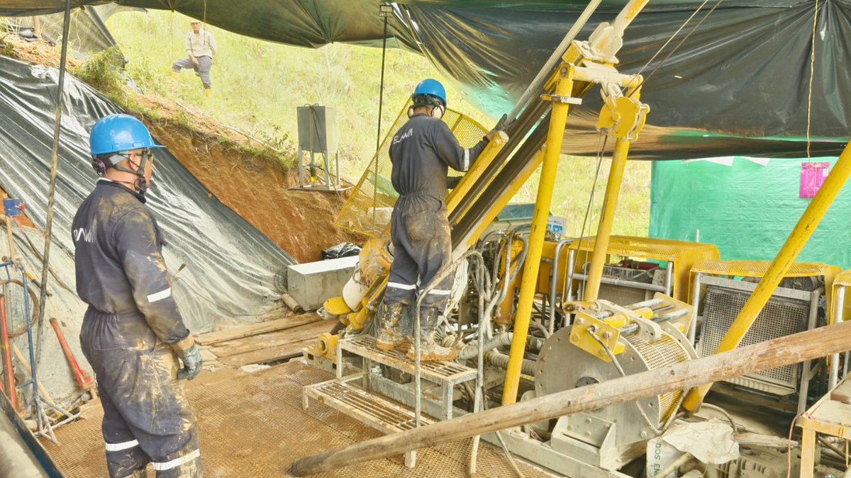 Investors always ask: "Who's on the ground?" At Tahami, we have an incredible team of experienced Colombian geologists and young talent. For an investor, a team this strong is a major de-risking factor! $QIM #DueDiligence #Colombia #Mining