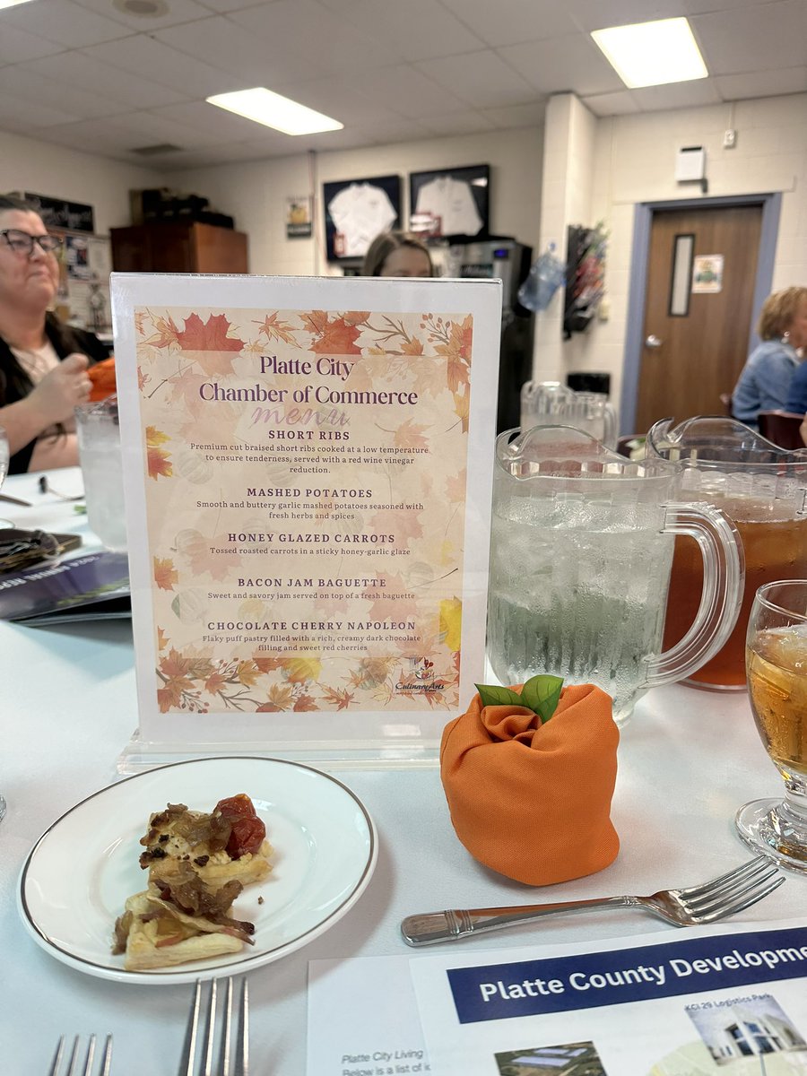 PlatteCountyR3's tweet image. 🍽️ Another lovely meal prepared by @NCCRocks Culinary students for the @PCChamber luncheon! #RealWorldLearning #PCR3Proud