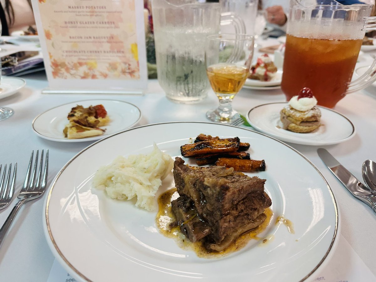 PlatteCountyR3's tweet image. 🍽️ Another lovely meal prepared by @NCCRocks Culinary students for the @PCChamber luncheon! #RealWorldLearning #PCR3Proud