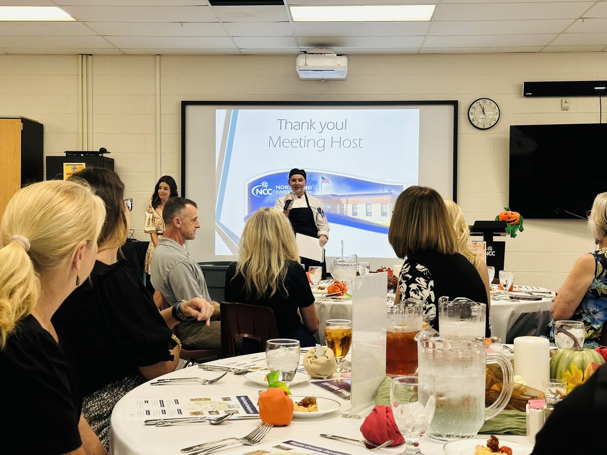 PlatteCountyR3's tweet image. 🍽️ Another lovely meal prepared by @NCCRocks Culinary students for the @PCChamber luncheon! #RealWorldLearning #PCR3Proud