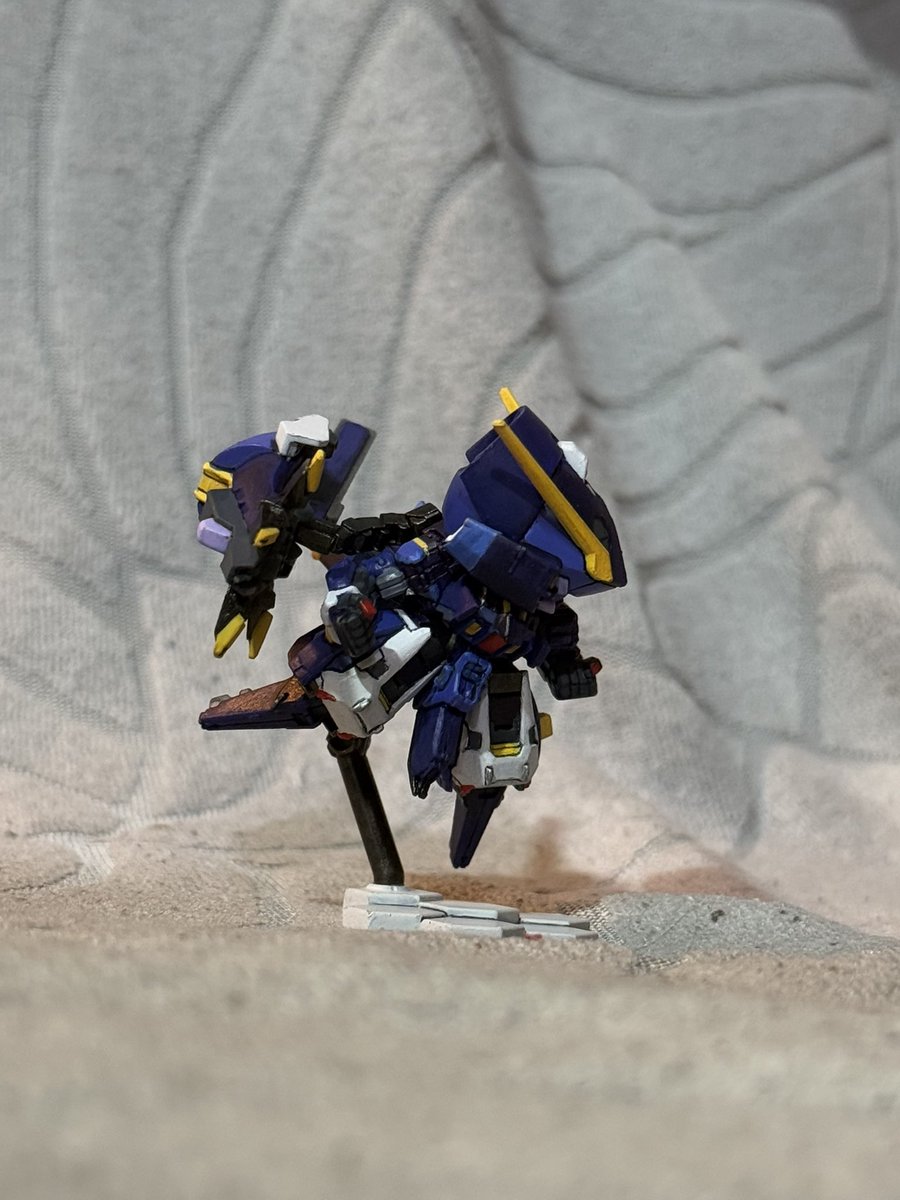 scarloks1's tweet photo. SD Gundam Superior Define 01
TR-6
用了AOZ 泰坦斯配色
每晚抽時間油少少，終於有作品完成
～～
#gundam #tr6  #superiordefine #SD
#AOZ #スペリオルディファイン https://t.co/drWSFFKYNp