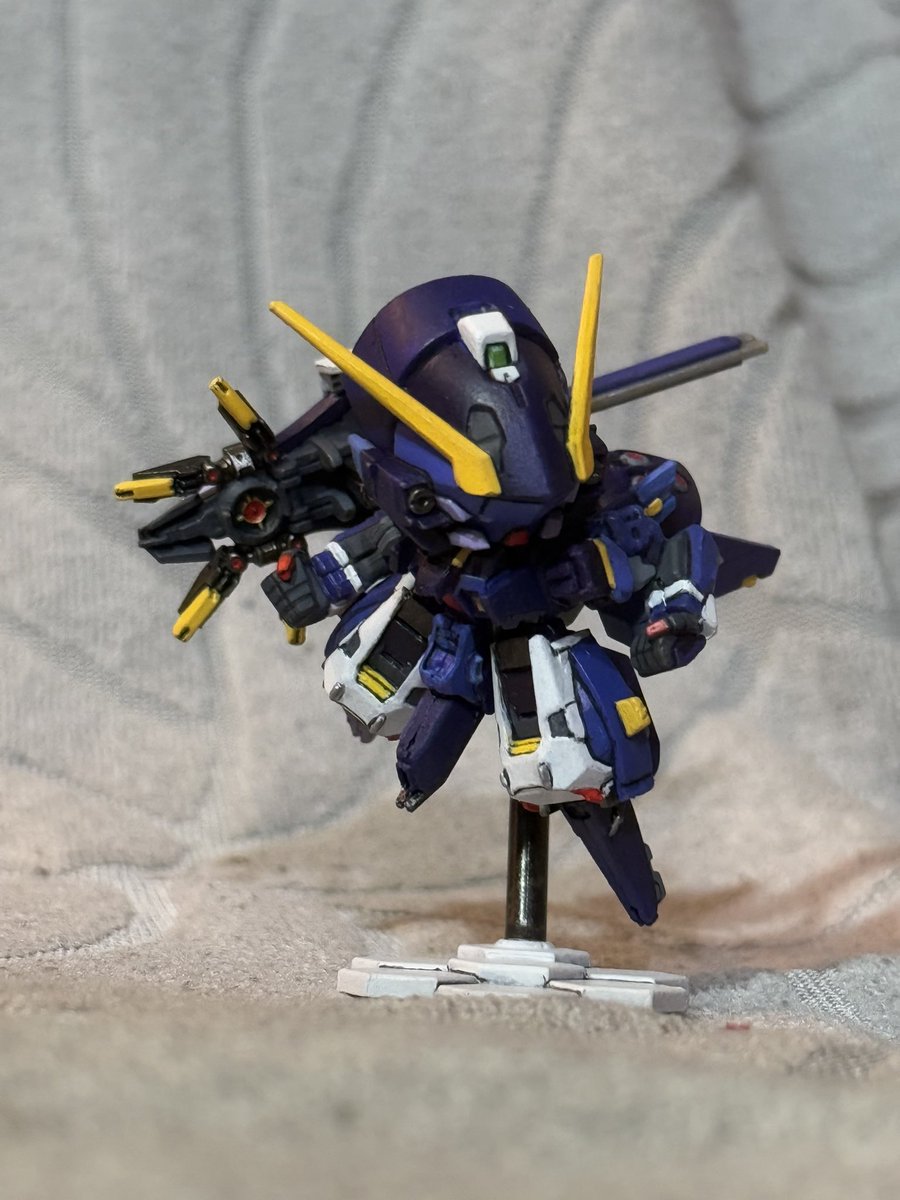 scarloks1's tweet photo. SD Gundam Superior Define 01
TR-6
用了AOZ 泰坦斯配色
每晚抽時間油少少，終於有作品完成
～～
#gundam #tr6  #superiordefine #SD
#AOZ #スペリオルディファイン https://t.co/drWSFFKYNp