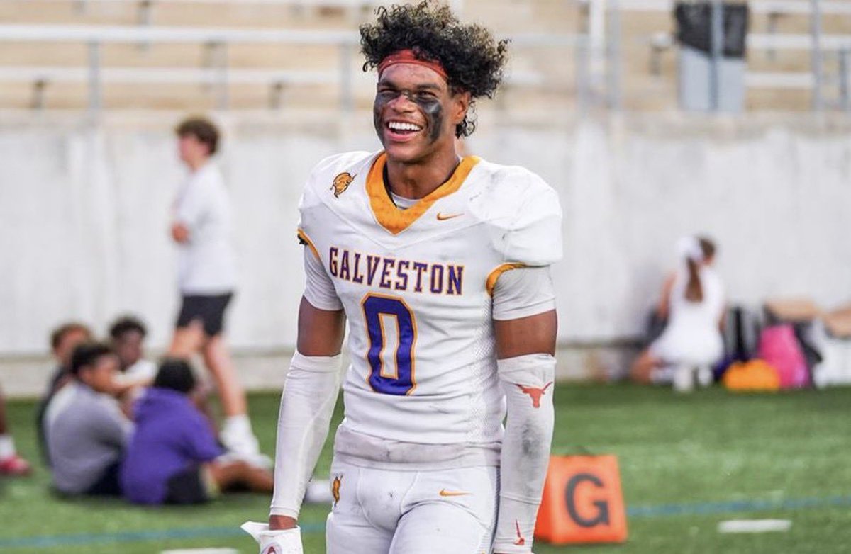 Ghost of Texas Football (@fortyacrevibes) on Twitter photo We’ve been waiting to see this man in burnt orange (on the football field) 👀🔥 We’ve been waiting to see this man in burnt orange (on the football field) 👀🔥