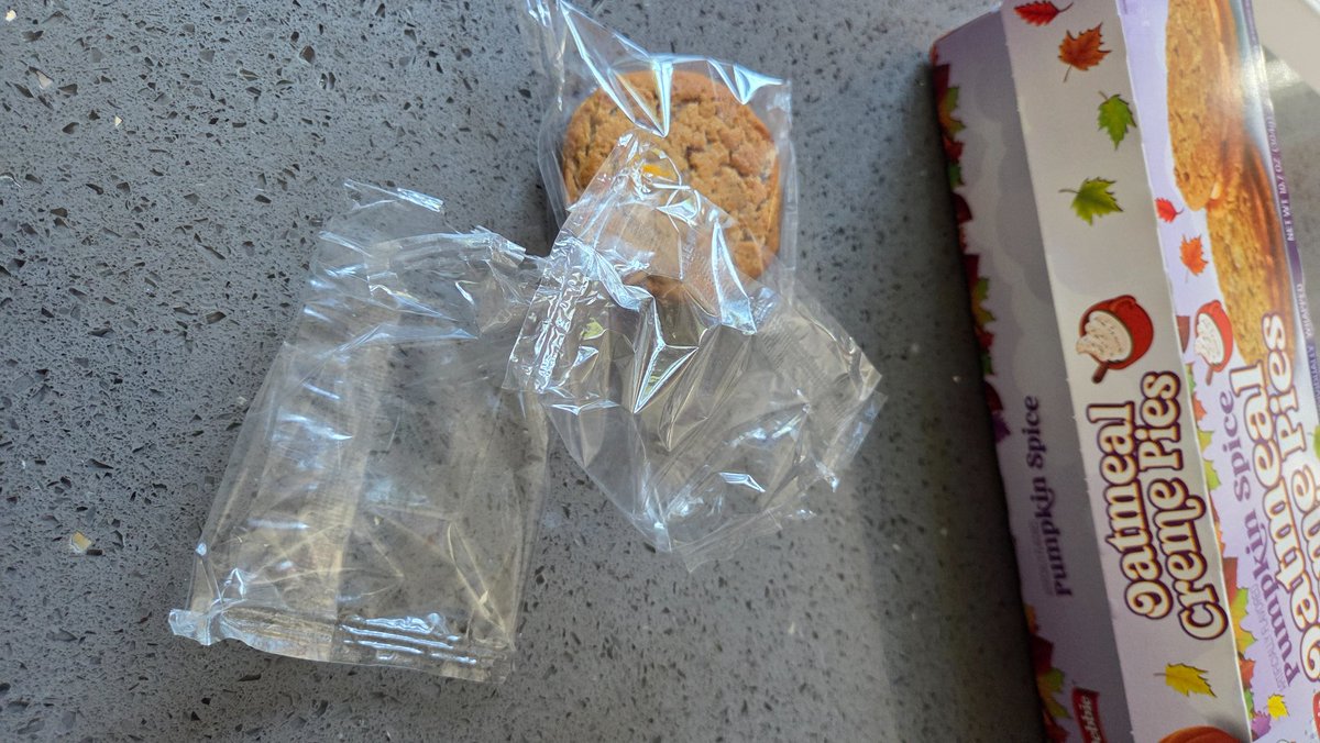 Wait.....a aaaawee nah ain't no way..... #littledebbie #pumpkinspice  #jimjimsreinventionrevolution