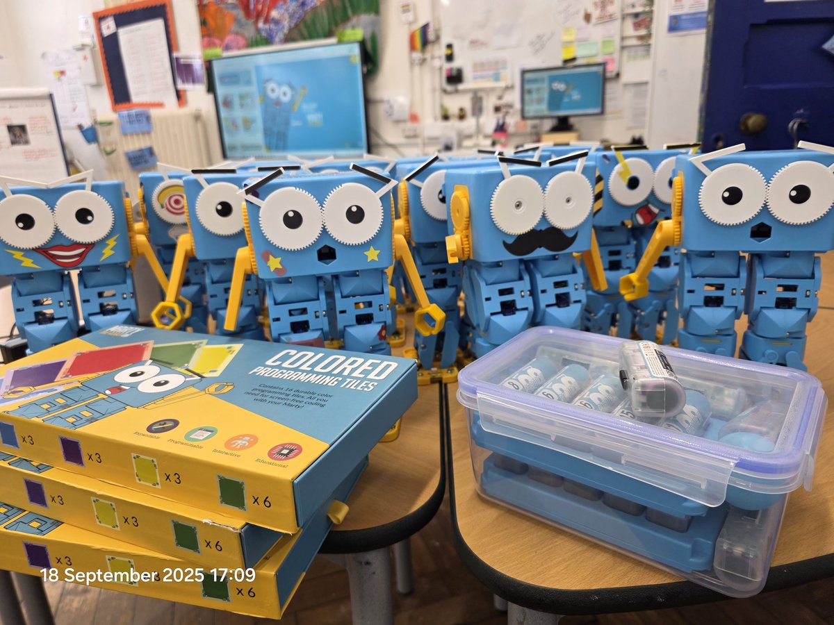 TsuiAllen's tweet image. Thank you @RoboticalLtd for ❤️ my top of the BT Tower post. My squad of 13 #MartyTheRobot came out to play today for @codingweek #NationalCodingWeek My three classes of 6 and 7 year olds absolutely ❤️ trying to get their devices all lining up like we do to move around the school.