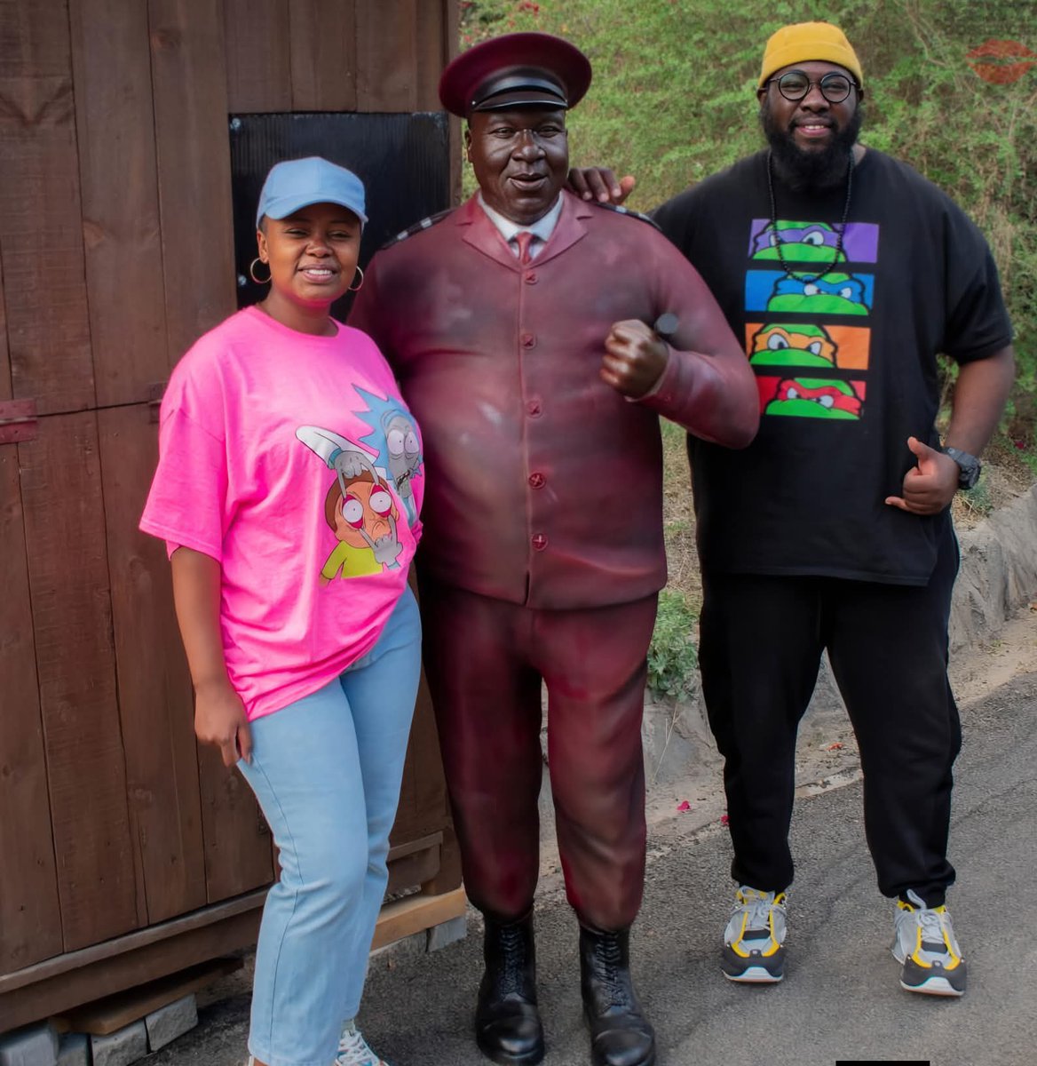 Kenyan sculptors Cleophas Ondula and Cheryl Nagawa have crafted a life-sized bronze sculpture of the late legendary actor Papa Shirandula as a tribute to the joy he brought to kenyans