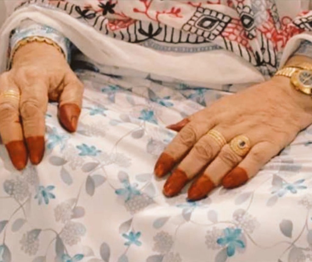 tuhani38h1v's tweet image. لكل من يقرأ .. 🍁

الله يجعل امي وامك وابوي وابوك من أهل الجنة 

#قـول_أمـين

يارب💜