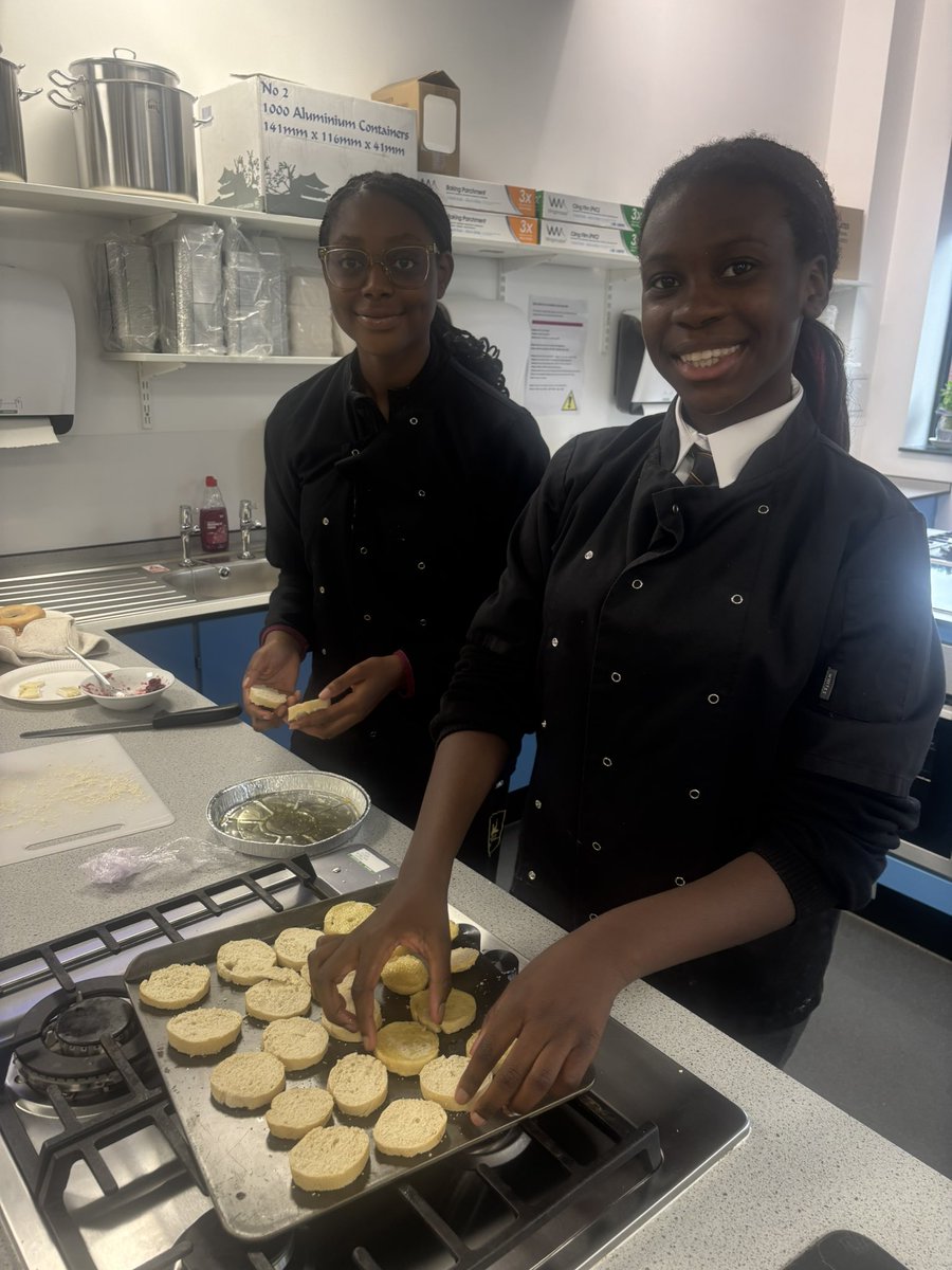 Brilliant start to Open Evening <a href="/BrianClarkeAcad/">BrianClarkeAcademy</a> lots of smiling faces!! Thank you for joining us!