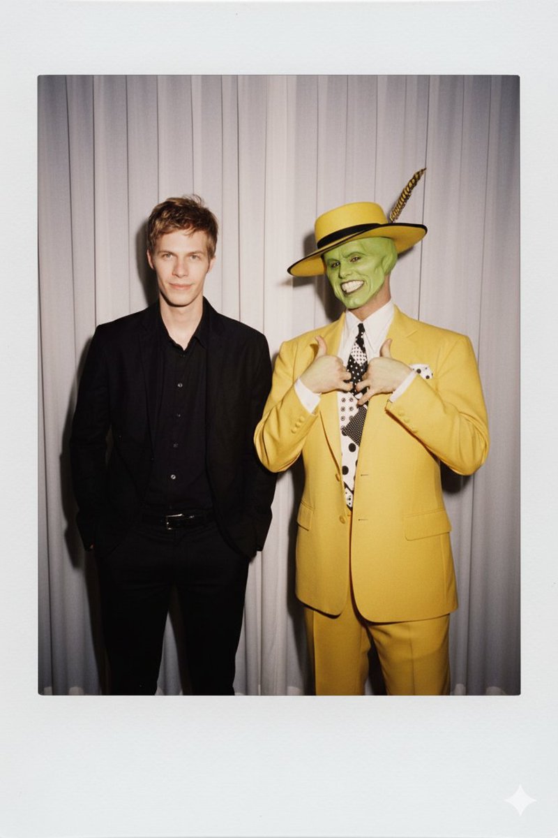 Com meu querido Máskara!!
Cresci assistindo e decorando todas as falas! Hahaha
"QUE DEMAAISSSS.." 🎬✅️💥

#Trend #themask #movie #jimcarrey #cinema