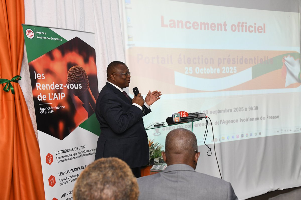 MINCOM_CI's tweet image. 📰 Présidentielle 2025 : le Ministre Amadou Coulibaly a lancé le portail d’information de l’#AIP dédié au scrutin.
Objectif : une info fiable, impartiale et vérifiée pour citoyens, journalistes et observateurs.
Une avancée pour transparence et démocratie.
#Présidentielle2025