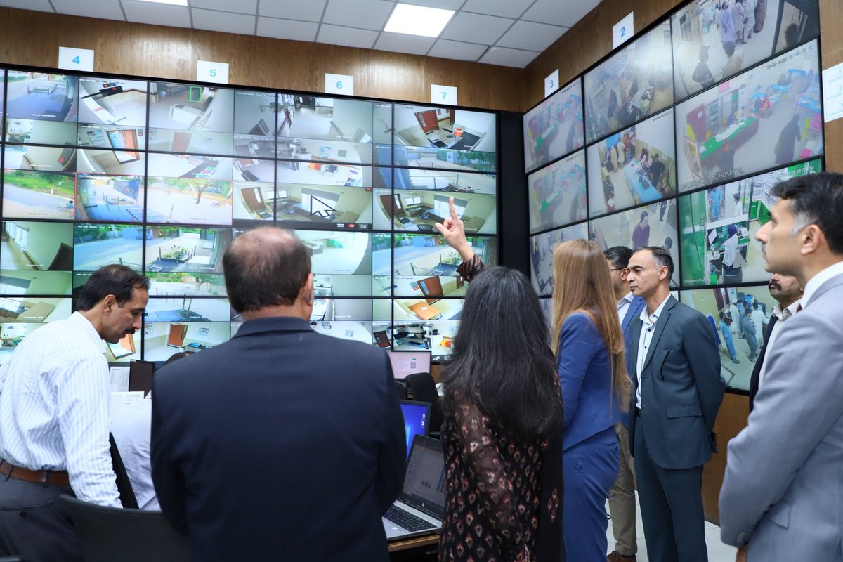 HP_GoP's tweet image. Secretary Health Punjab Nadia Saqib met British High Commissioner Jane Marriot to review the E4H Programme. Both sides reaffirmed partnership to strengthen Punjab’s health system with focus on UHC, health security, data reforms and future work in digital health &amp;amp; climate response