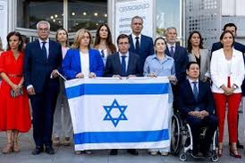 La Comunidad de Madrid ha apoyado de forma incondicional a Israel en su genocidio contra Palestina. El motivo no es otro que el dinero. Una turbia relación que viene de largo y que llega hasta nuestros días. Esta historia arranca en 2012 en unos terrenos yermos de Alcorcón…