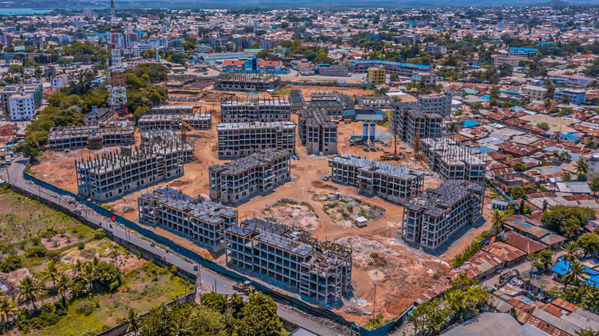 PolycarpMDM's tweet image. 📸 Kenya Under Construction.

Hawa jamaa hii Affordable Housing wako serious nayo.